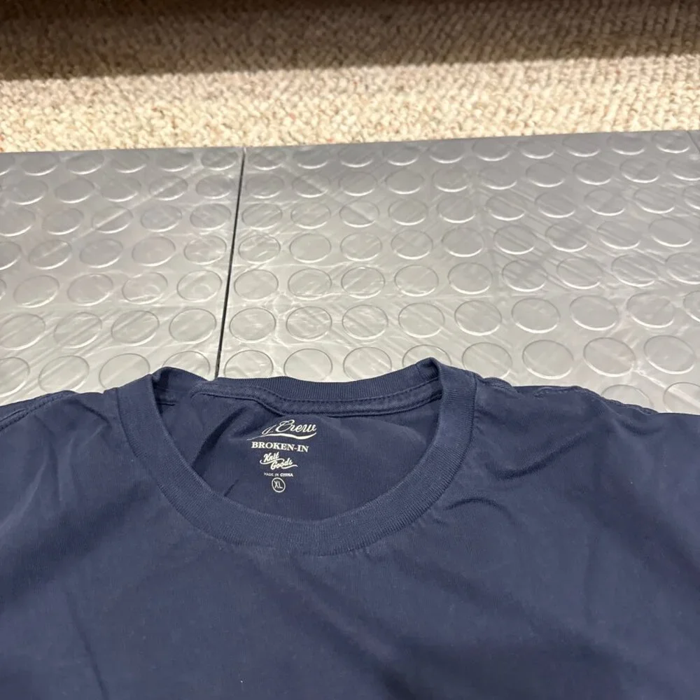 J Crew Classic Fit Broken-In Cotton Pocket Short Sleeve T-Shirt Navy Blue XL - Picture 2 of 4